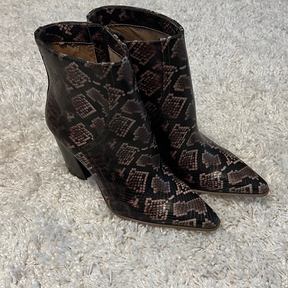 Jennifer Lopez Shoes | Jlo Snakeskin Dorindah Bootie - Size 9.5 - New, Never Worn | Color: Brown | Size: 9.5 | Kristinasids's Closet